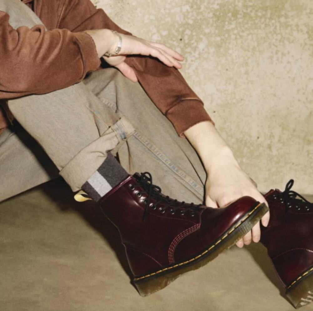 Dr. Martens 1460 Cherry Red Leather Oxford Rub Off Boots 8-Eye Lace Up Size 6